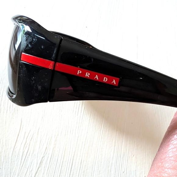 Prada Authentic Sunglasses SPS01G Black Red 90s Style Vintage - Picture 5 of 9